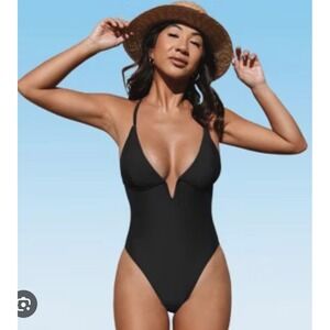 NEW Cupshe Black V Neck Underwire One Piece Swimsuit Size Medium Beach Resort